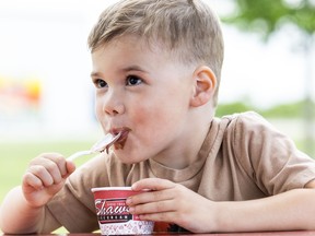 London heat wave falls short of record, triggers decade-high power demand
