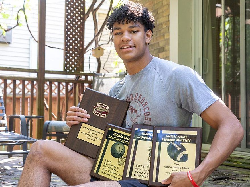 London high school uber-athlete wins 3 MVP awards in 3 sports London high school uber-athlete wins 3 MVP awards in 3 sports