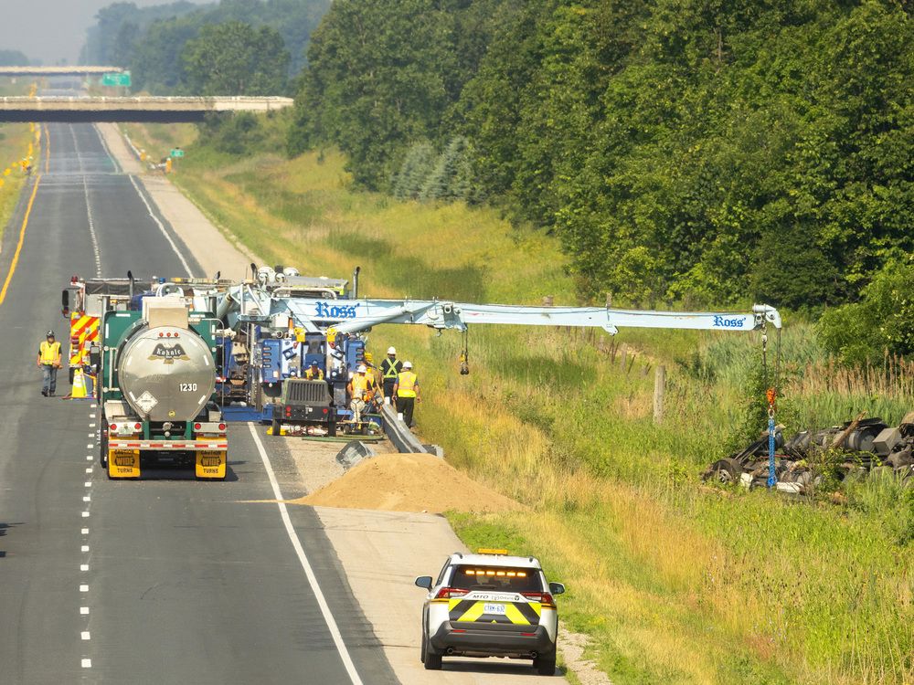 Police, province offer new details in acid spill that closed Hwy. 402 lanes Police, province offer new details in acid spill that closed Hwy. 402 lanes