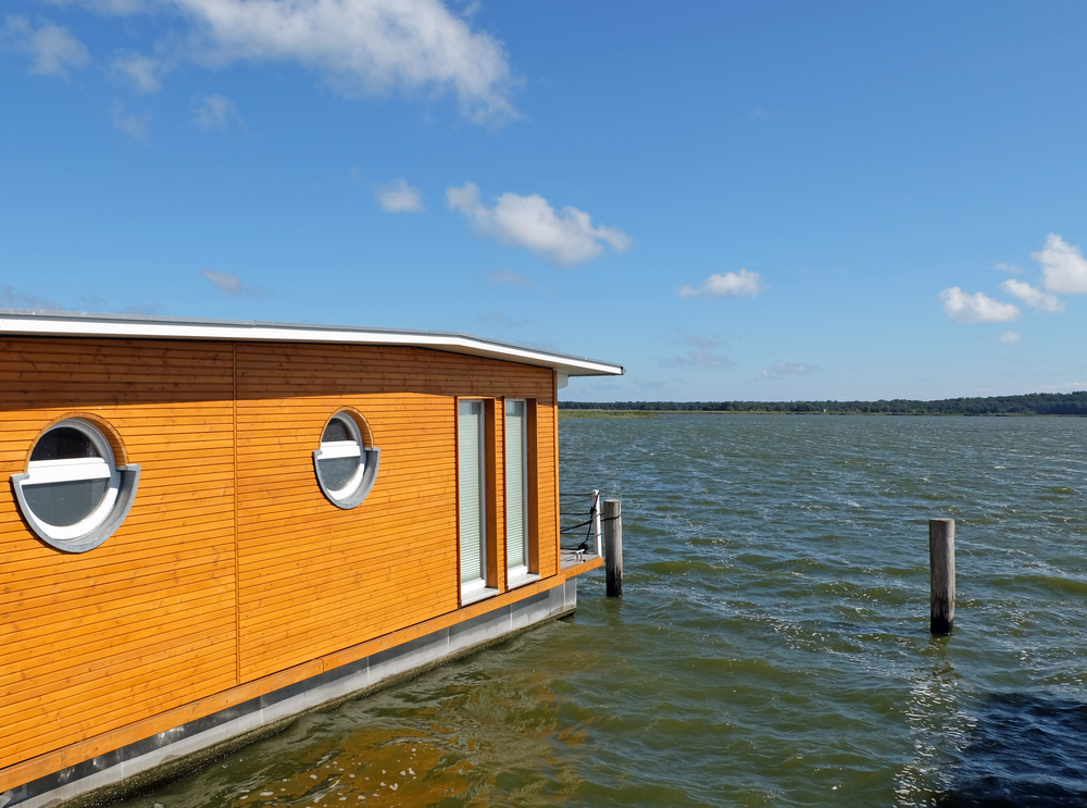 A grassroots group is showing cottage municipalities how to restrict floating accommodations A grassroots group is showing cottage municipalities how to restrict floating accommodations