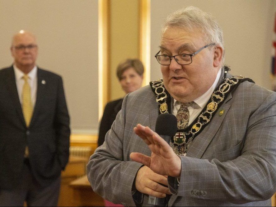 St. Thomas: Railway City mayor vents over deteriorating track crossing