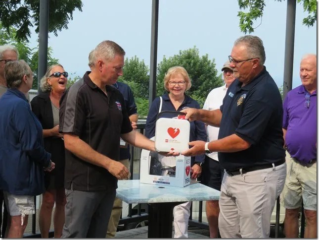 Kincardine Lions receive defibrillator in memory of fallen soldier