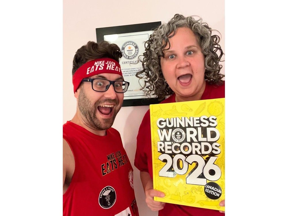 15-minute London kiss lands couple a truly spicy world record