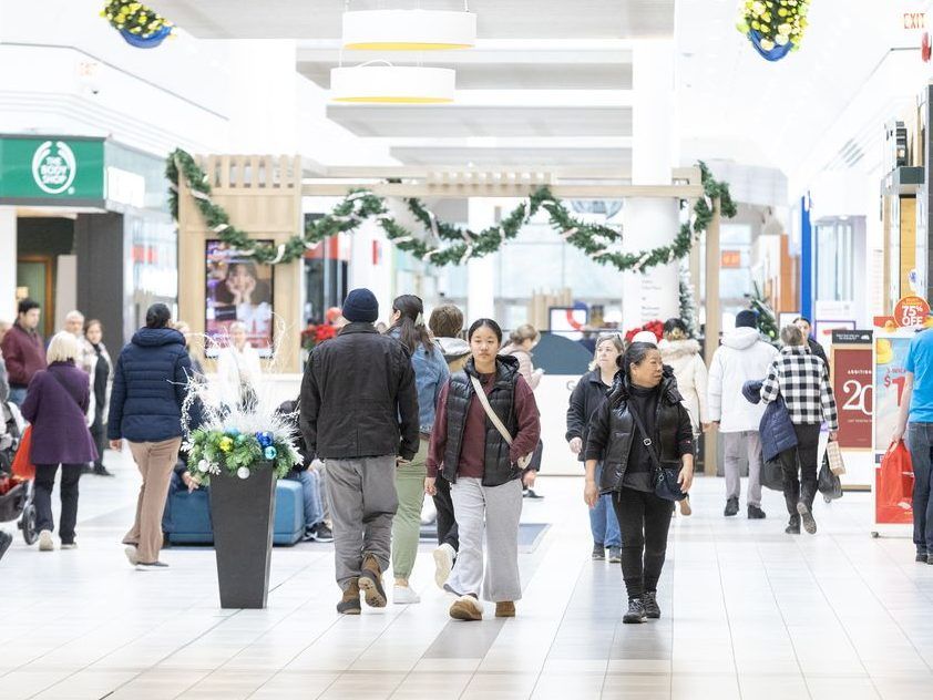 Fewer holiday jobs available as labour market cools in London region