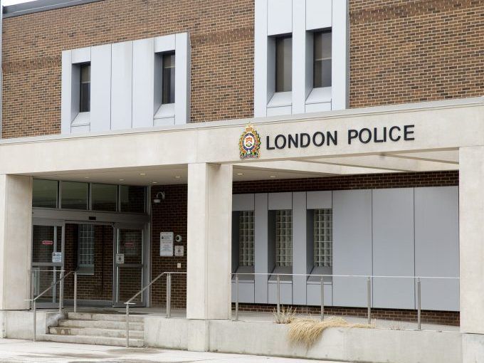 Suspended London police officer charged with impaired driving