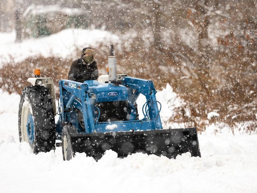 Here we go again: London-area schools closed, more snow coming