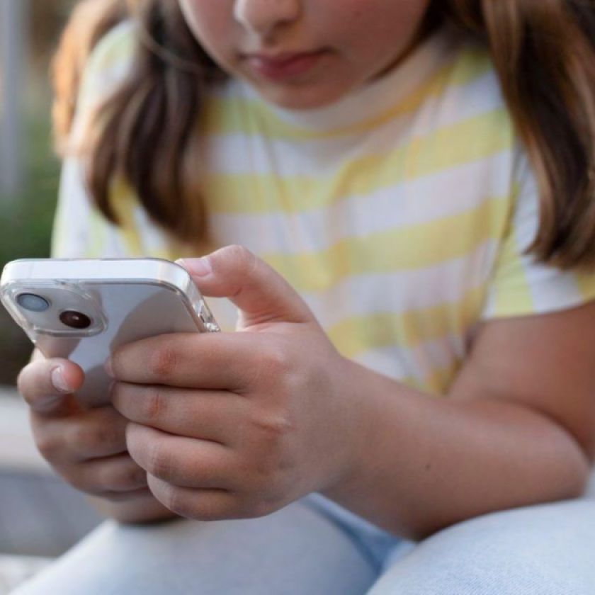 London help texts rise 26% as youth helpline braces for back-to-school demand