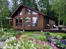 Listing of the Week: This boat-access cottage with sunset views near Hearst, Ont., is only $219K