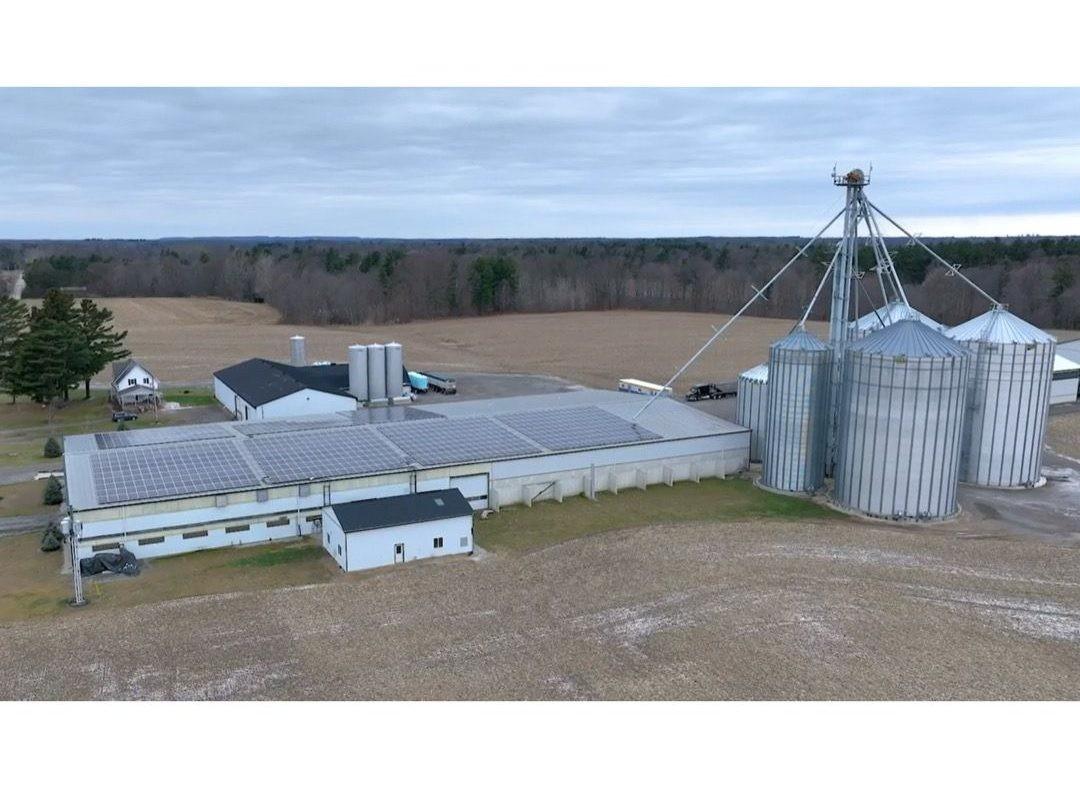 The 2,300 acre farm, about a mile from Lake Erie and spanning the rural communities, is a working cash crop operation but potential buyers are nervous about the market for corn, wheat and beans grow The 2,300 acre farm, about a mile from Lake Erie and spanning the rural communities, is a working cash crop operation but potential buyers are nervous about the market for corn, wheat and beans grow