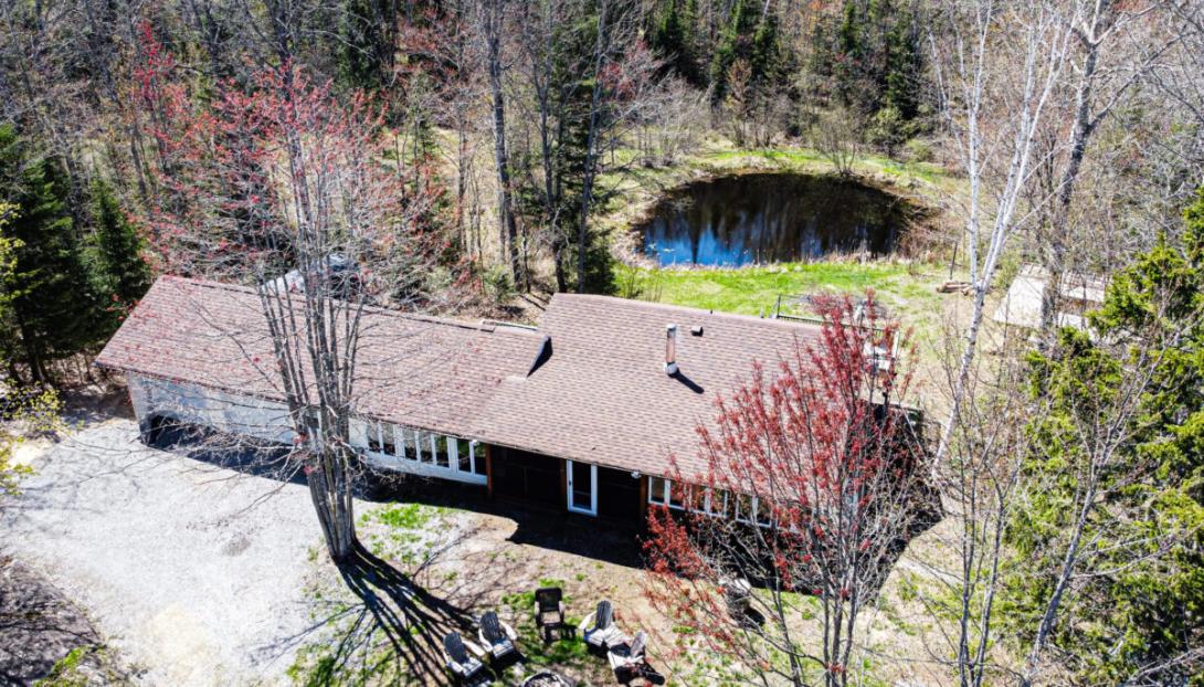 $1 million for this fully furnished cottage in Kawartha Lakes with a lakeside deck $1 million for this fully furnished cottage in Kawartha Lakes with a lakeside deck