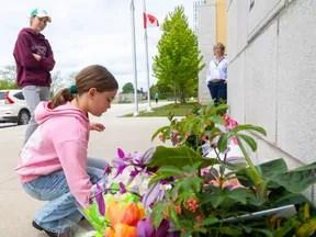 Small town reeling with grief over crash that killed teacher, four teens