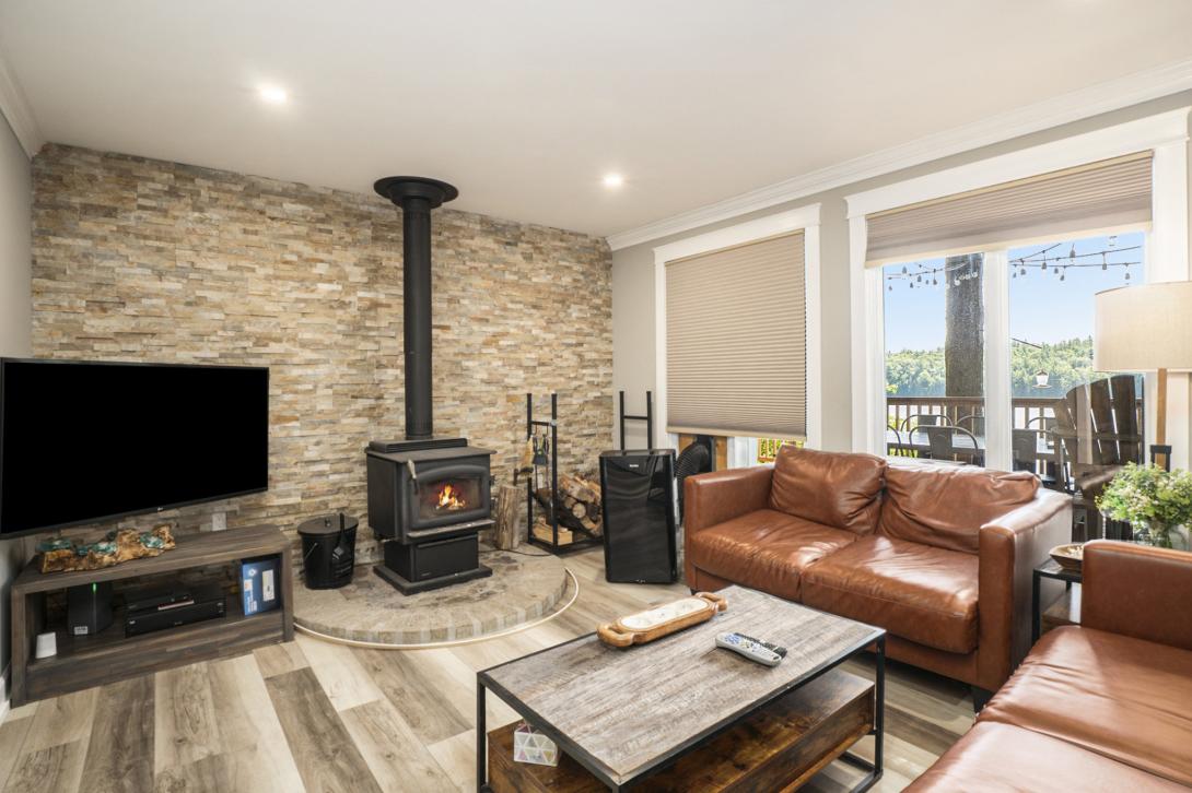 This $799K Bobs Lake retreat features 120 feet of prime shoreline and a stylishly updated bunkie This $799K Bobs Lake retreat features 120 feet of prime shoreline and a stylishly updated bunkie