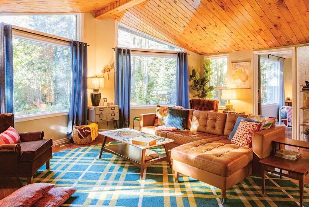 Bestselling author Bryn Turnbull’s family cottage used to be covered in frog tchothkes. Now, it’s a Georgian Bay gem Bestselling author Bryn Turnbull’s family cottage used to be covered in frog tchothkes. Now, it’s a Georgian Bay gem