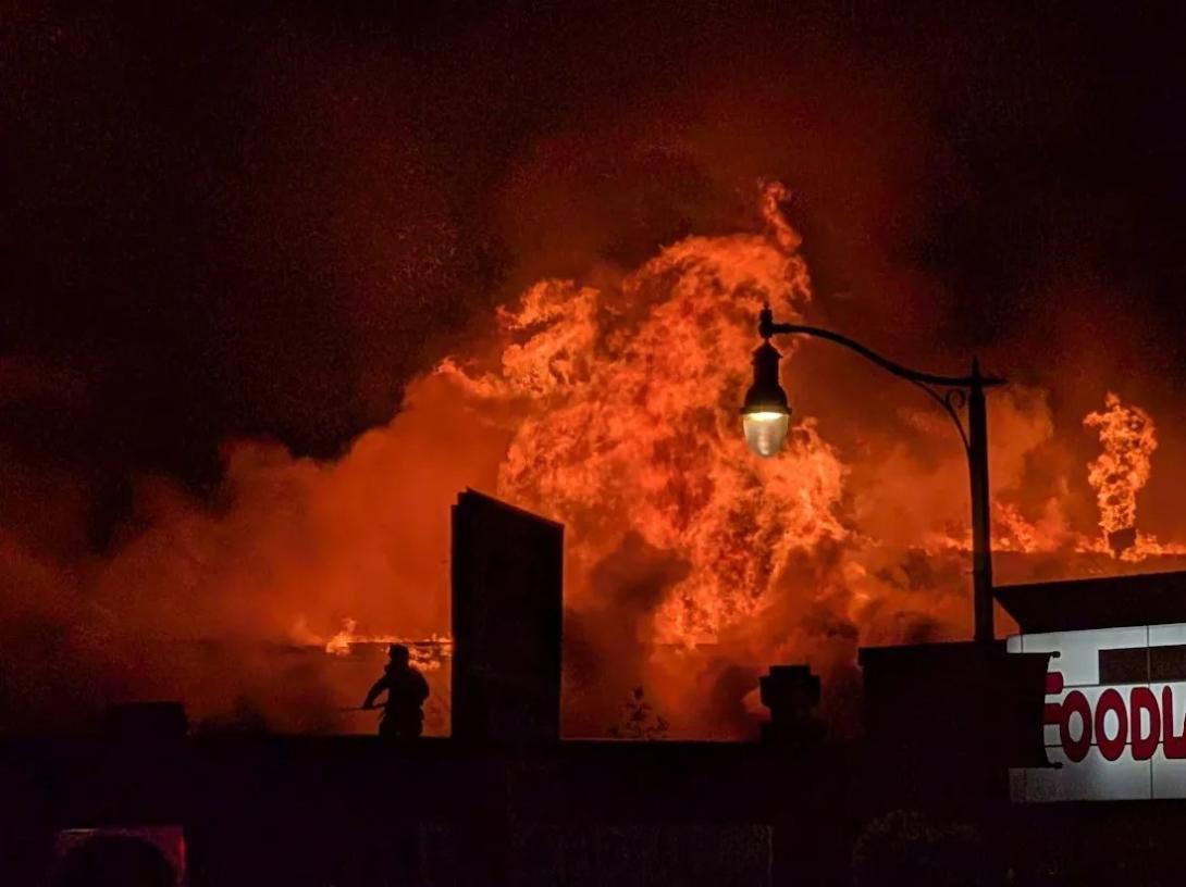 Fire tears through small-town car dealership in overnight blaze Fire tears through small-town car dealership in overnight blaze